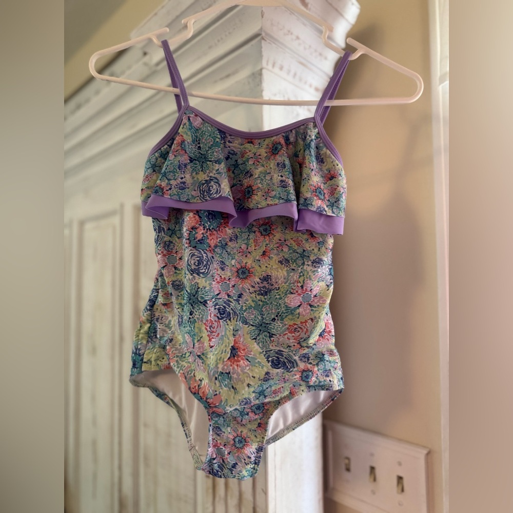 Isobella & Chloe Like New swimsuit